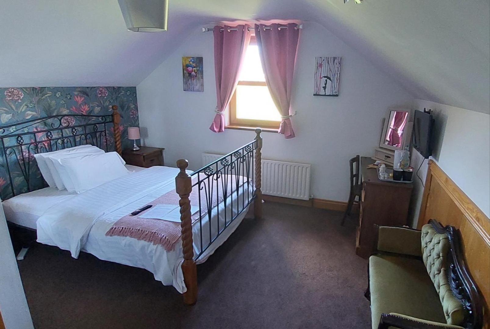 Carnately Lodge Ballycastle Bagian luar foto